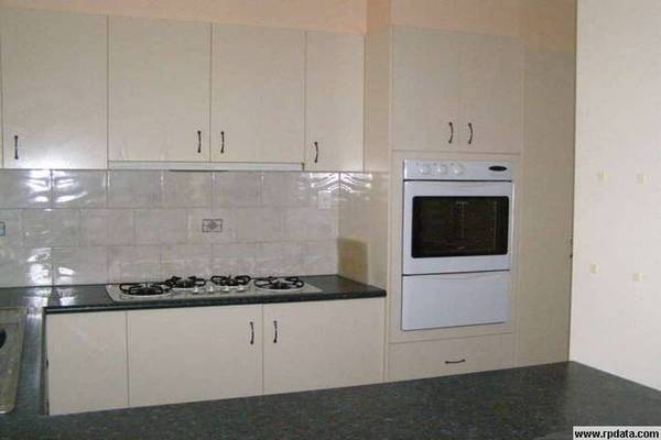 Martha's Cottage complex Picture 2