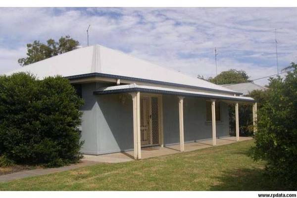 Martha's Cottage complex Picture 1