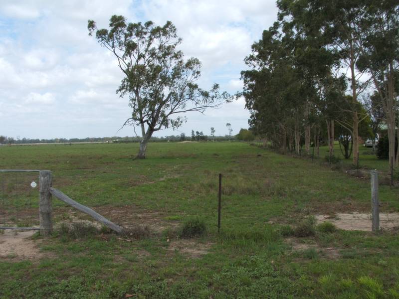 LARGE BLOCK CLOSE TO TOWN Picture 3