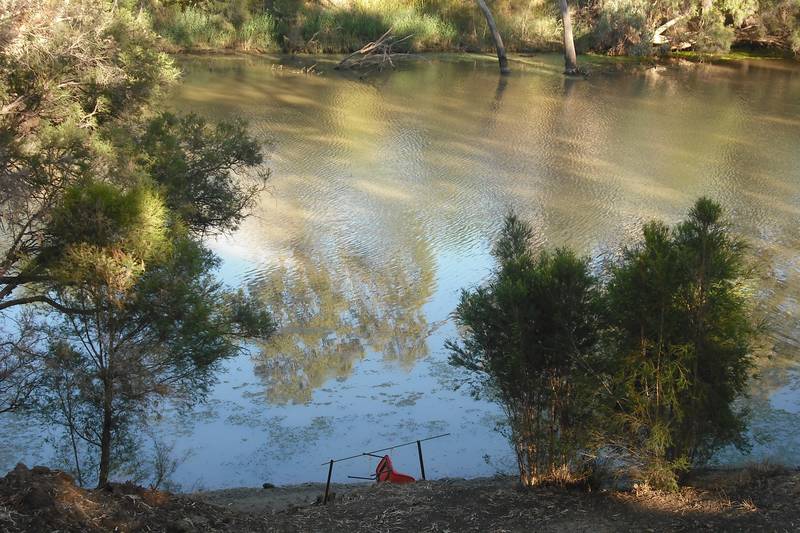 MACINTYRE RIVER FRONTAGE Picture 2