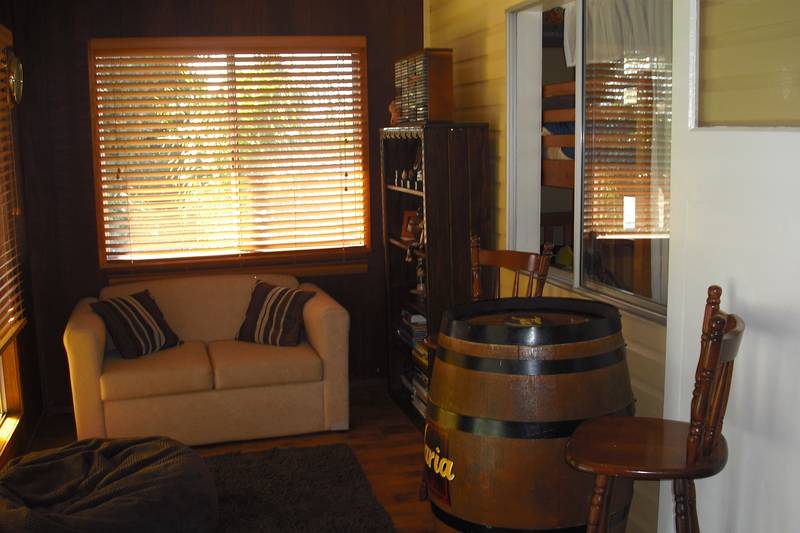 IMMACULATE.....JUST MOVE IN! Picture 3