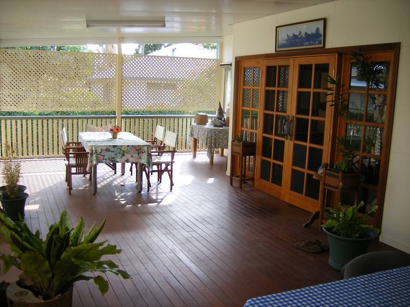 OLD CHARM-MODERN HOME Picture 1