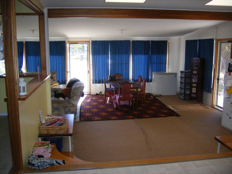 4 Bedroom timber home right in the main street! Picture 3