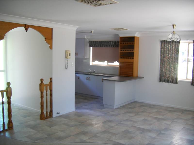 OPPORTUNITY KNOCKS Picture 3