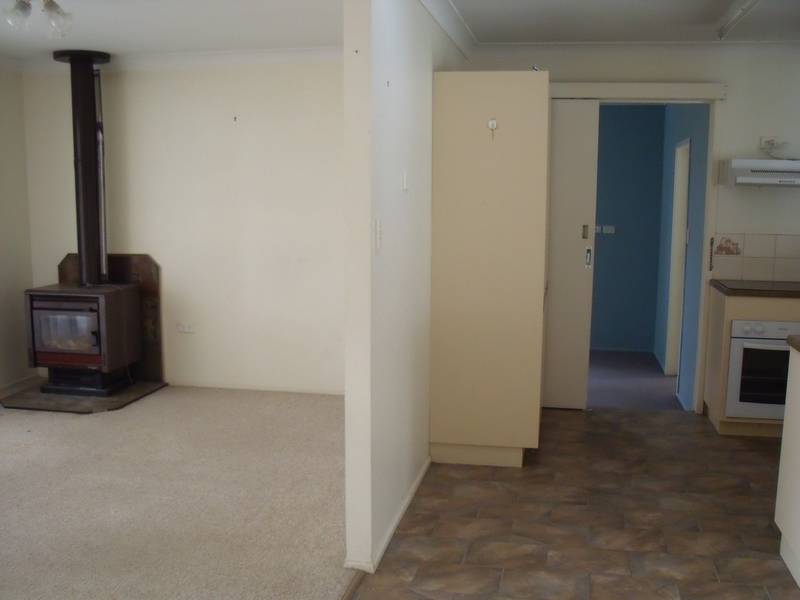 Here's a Family Home with a Realistic Price! Picture 3