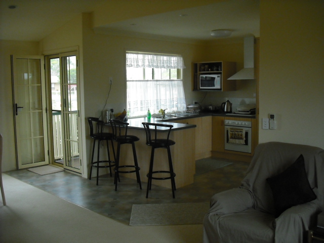 PLENTY OF ROOM TO MOVE Picture 2