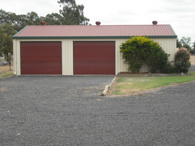 PLENTY OF ROOM TO MOVE Picture 3