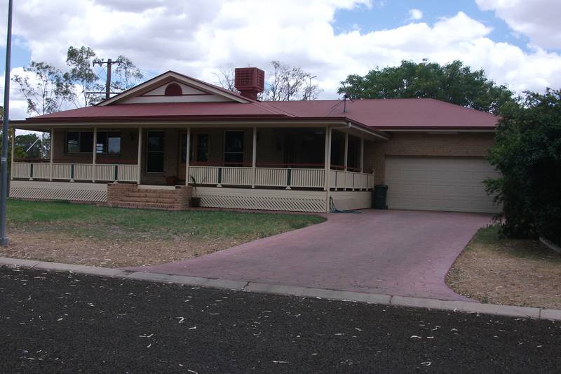 QUALITY & LOCATION Picture 1