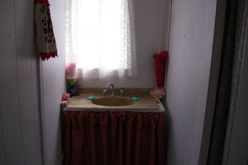 NEAT & TIDY..... SO IS THE PRICE Picture 3