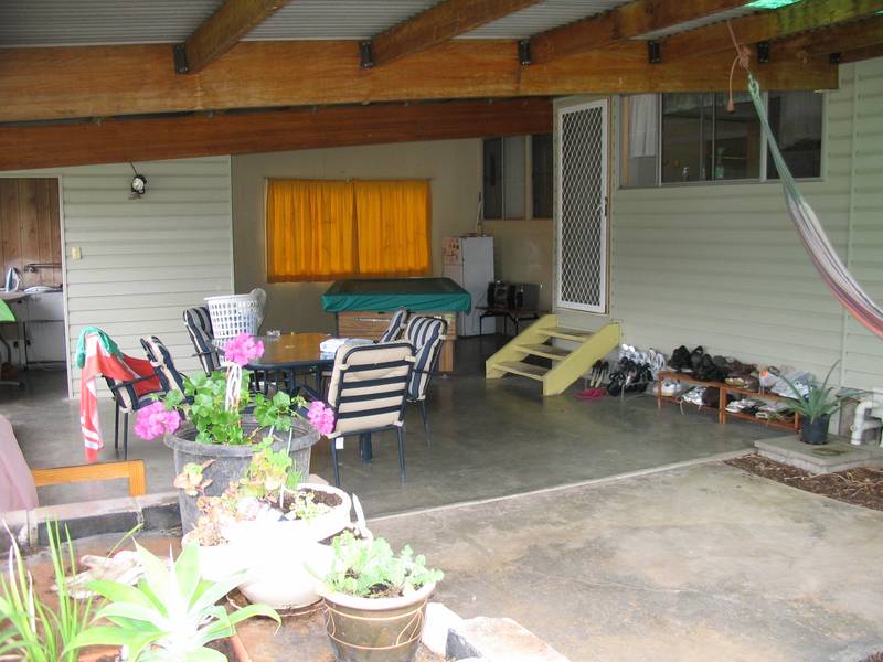 Right In The Heart of Town Picture 3