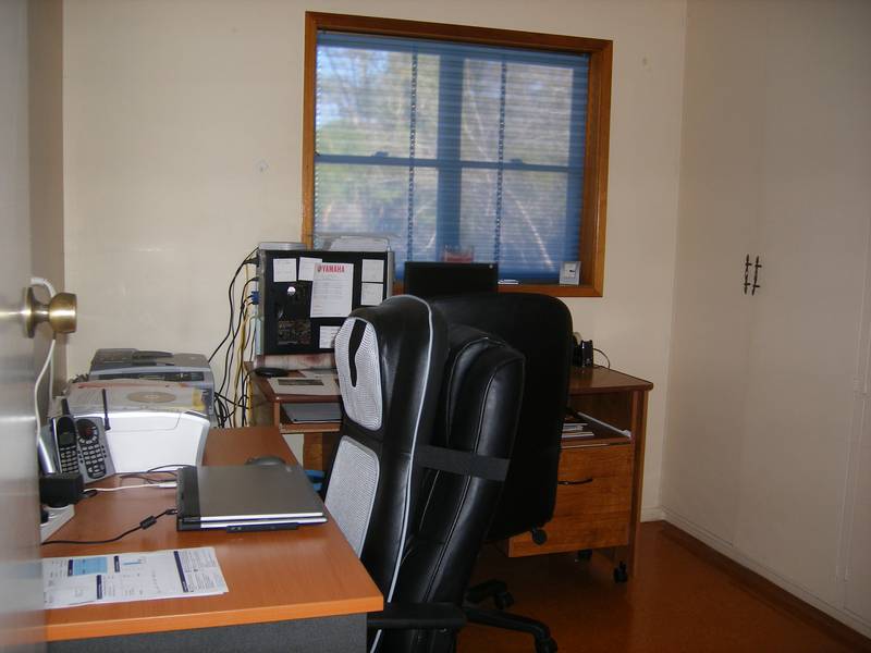 Growing Familys' Dream Home! Picture 3