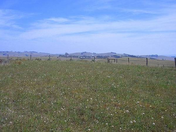 ELEVATED BLOCK WITH VIEWS Picture 3