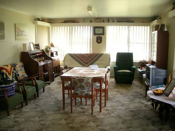 CLASSIC 60'S BRICK VENEER Picture 2