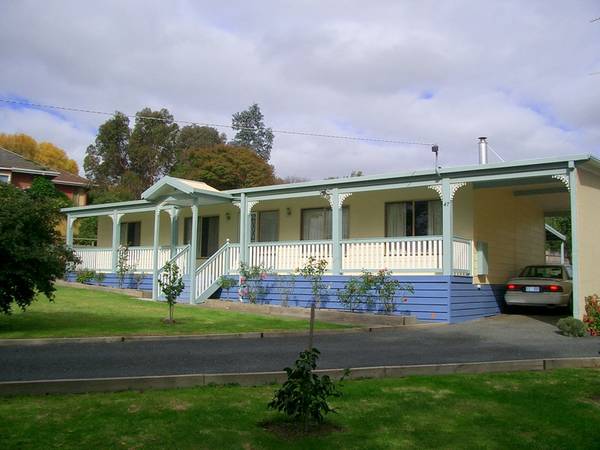 SHOWN WITH PRIDE Picture 1