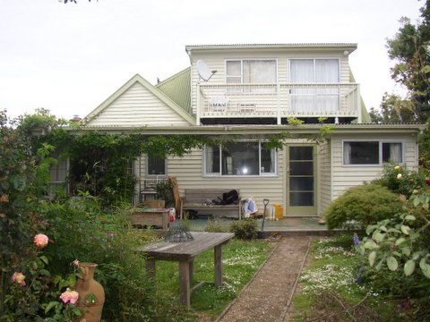 Two Storey - Redecorated Home Picture 3