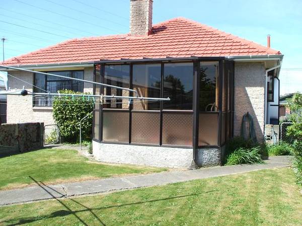 GOOD SOLID HORNBY HOME! Picture GOOD SOLID HORNBY HOME! Picture