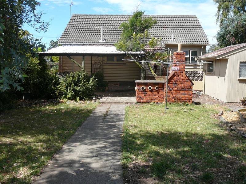 QUAINT, QUIET AND CUTE ONLY $218,000 Picture 2