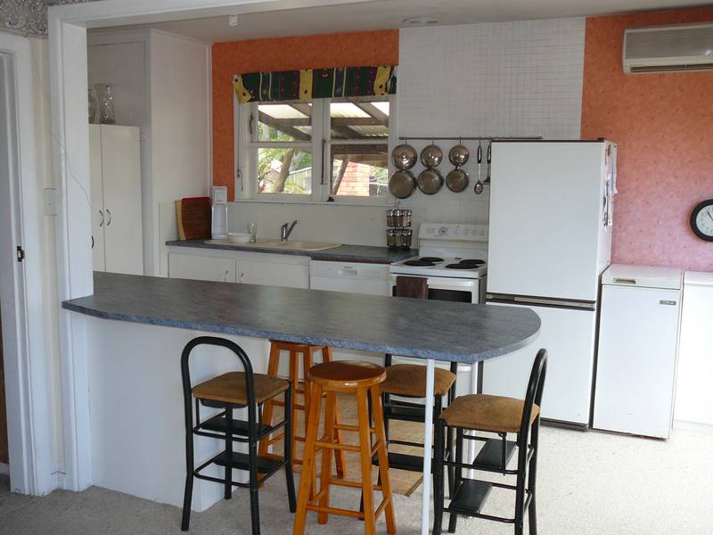 QUAINT, QUIET AND CUTE ONLY $218,000 Picture 3