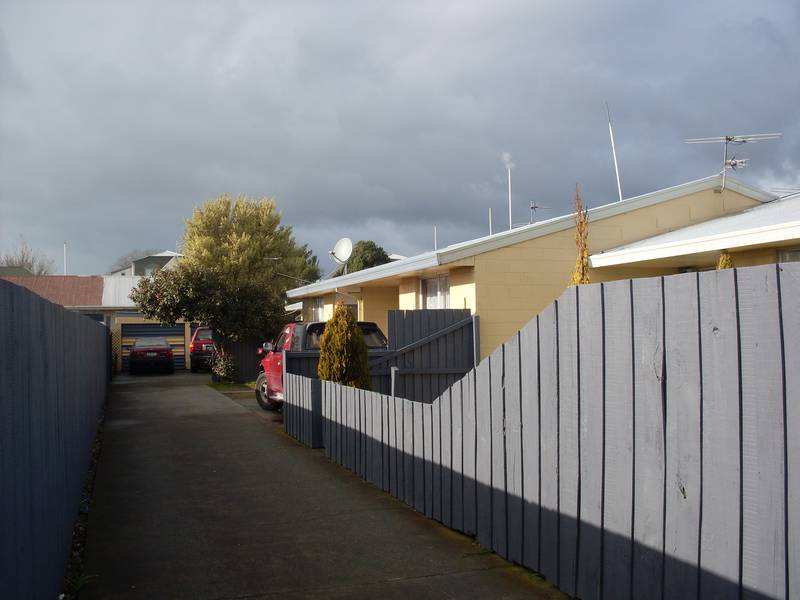 'STROLL TO THE CITY' Picture 2