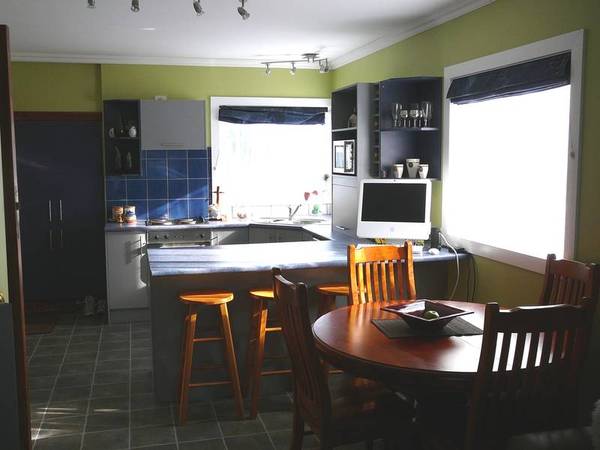 TREE LINED QUIET CUL-DE-SAC Picture 2