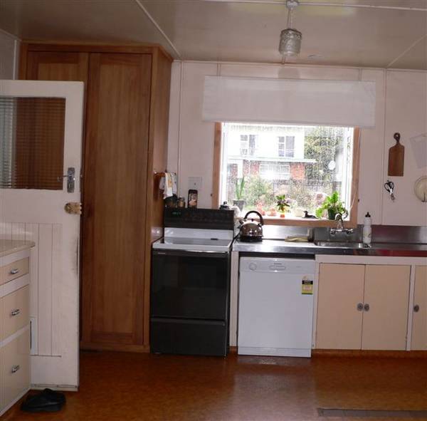 MAKE THIS HOUSE YOUR HOME FOR ONLY $265,000 Picture 3