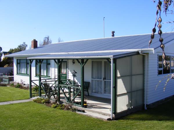 COUNTRY STYLE AND COUNTRY LIVING IN TOWN Picture 3