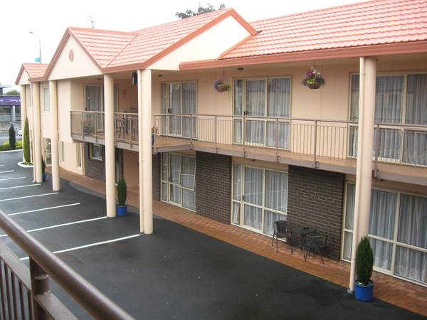 LUXURIOUS MODERN MOTEL OPPORTUNITY - LEASE Picture