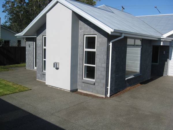 BRAND NEW IN MILNES ESTATE Picture 1