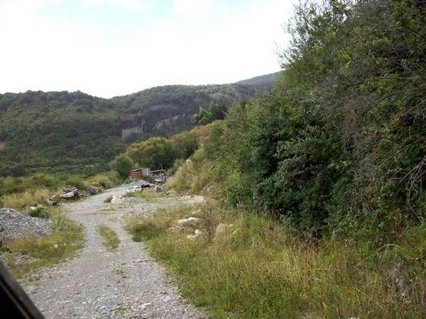 CONTRACTORS YARD Picture 1