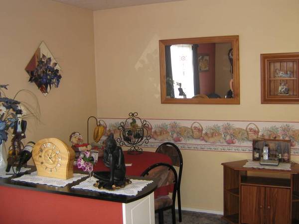 VENDORS TO MEET MARKET - SOLD Picture 3