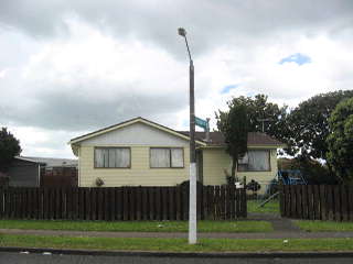 Sharland Avenue, Manurewa Picture 1