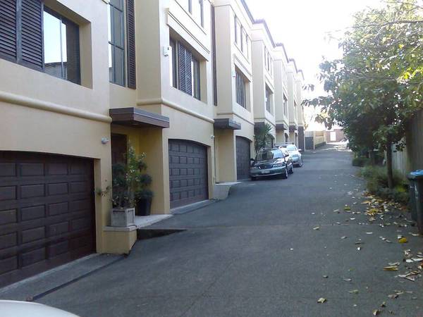 3 Bedroom Terrace House in Grammar Zone Picture 1