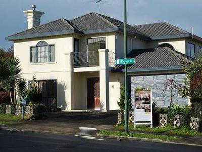 A FIVE BEDROOM HOME IN ALBANY Picture A FIVE BEDROOM HOME IN ALBANY Picture