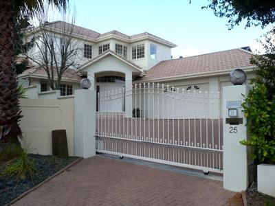 NEW LISTING - 25 Grammar School Road, Pakuranga Picture NEW LISTING - 25 Grammar School Road, Pakuranga Picture