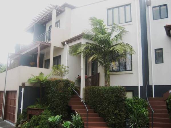 Epsom Terraced House Picture 2