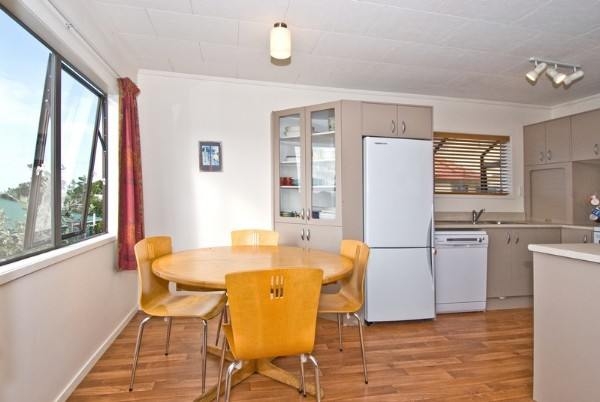 Family Home $460 per week Picture Family Home $460 per week Picture