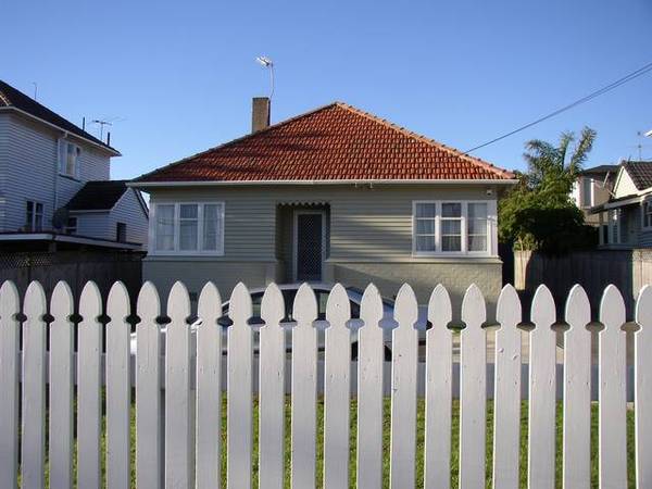 $450 per week Picture 1