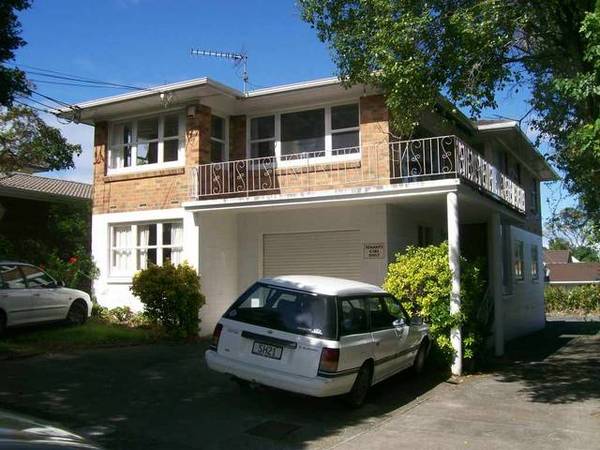 5 Bedroom House on Matai Road Picture 1