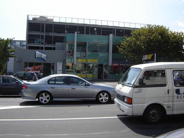 Office with Deck Picture 1