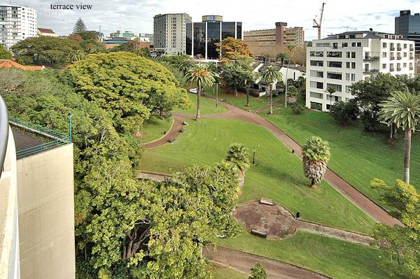 Parkview Apartments Picture 2