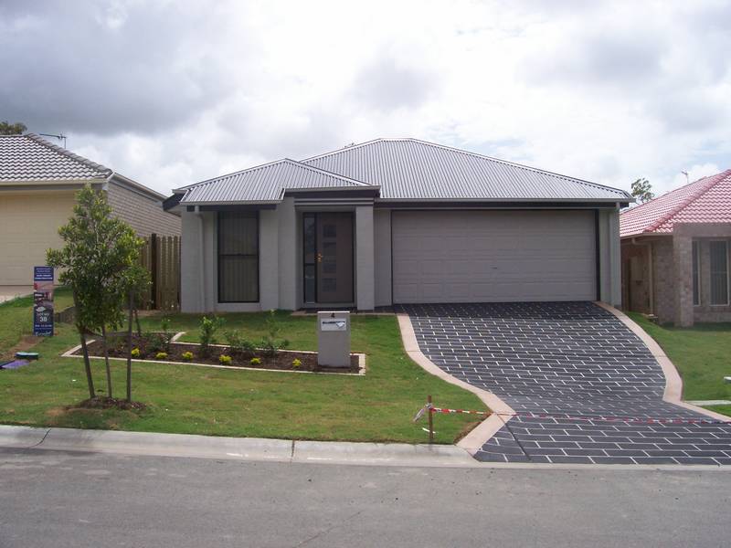 Edgewater Estate at Coomera Picture 1
