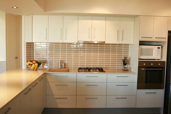 Spacious Contemporary Home Picture 2