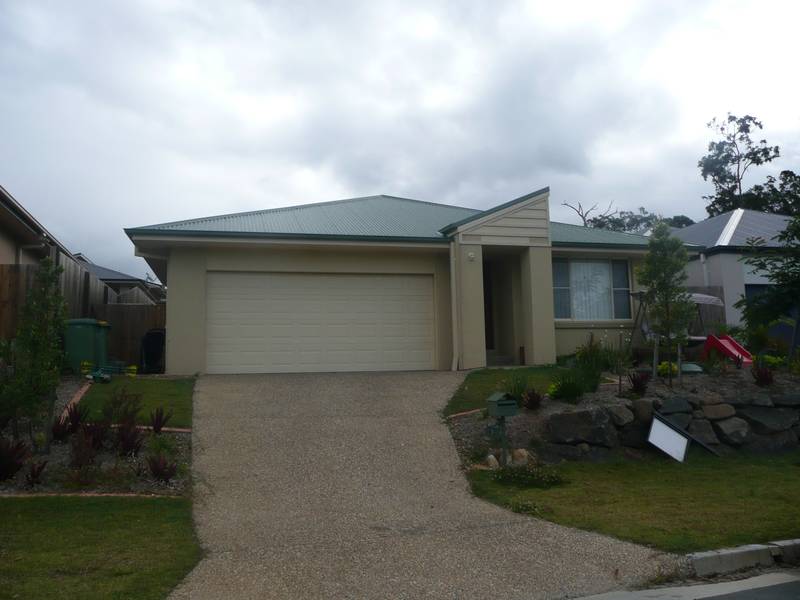 Coomera Downs Facing parkland Picture 1