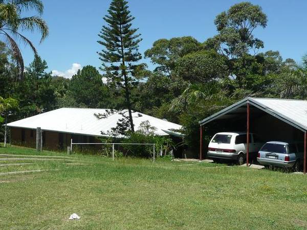 HORSE PADDOCK Picture 3