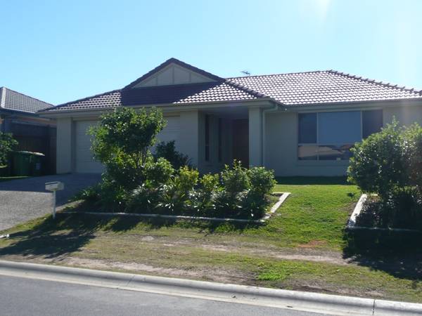 <b> Four double bedrooms, near schools </b> Picture 1