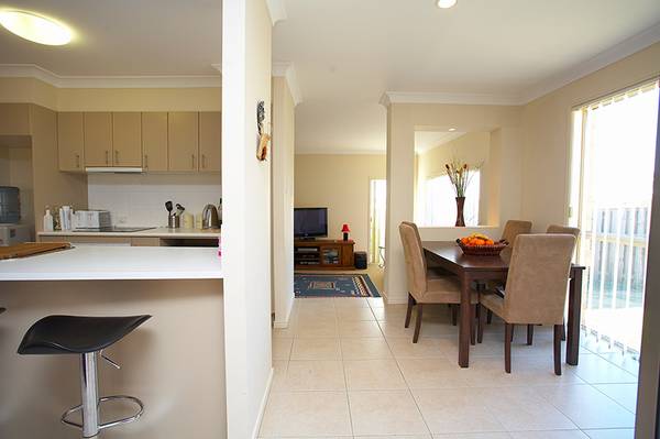 ELEVATED SPLIT LEVEL Picture 2