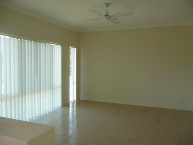 GREAT NEW STYLISH HOME WITH AIR Picture 2