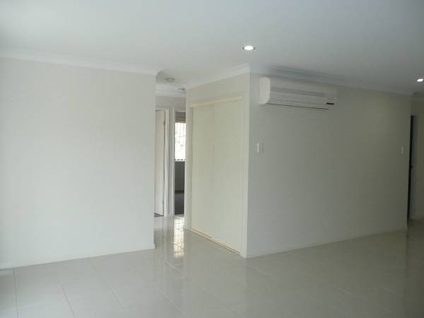 FIRST WEEK RENT FREE-BE QUICK Picture