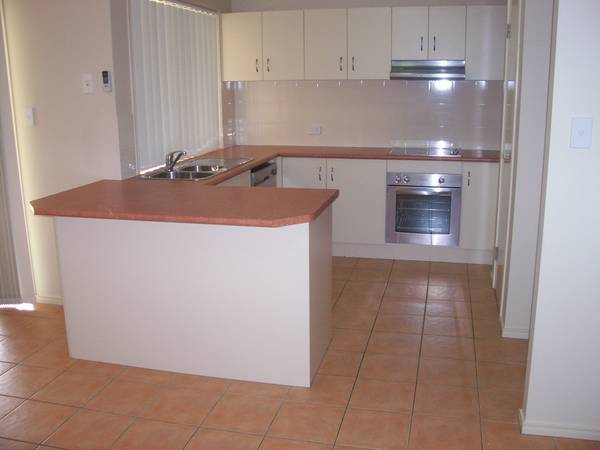 5 BEDROOMS ACROSS FROM PARKS Picture 5 BEDROOMS ACROSS FROM PARKS Picture