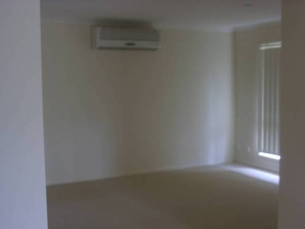 <b>Four bedroom </b>LOVELY HOME READY TO MOVE INTO Picture